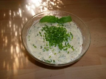 Rezept: Pikante Kräuterbutter Pikante Kräuterbutter - Rezept