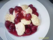 Rezept: Grießklösschen an Kirschkompott Grießklösschen an Kirschkompott - Rezept