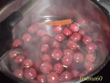 Rezept: Grießklösschen an Kirschkompott Bild Nr. 4 Grießklösschen an Kirschkompott - Rezept - Bild Nr. 4