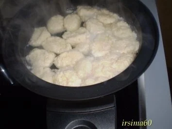 Rezept: Grießklösschen an Kirschkompott Bild Nr. 6 Grießklösschen an Kirschkompott - Rezept - Bild Nr. 6