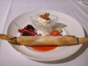 Melonen-Ziegenkäse-Röllchen an Sorbet aus Lavendel und Sauerrahm - Rezept