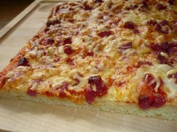 Rezept: Pizzabrot deluxe Pizzabrot deluxe - Rezept