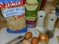 Rezept: super Soßenaufsaugende Semmelknödel Bild Nr. 2 super Soßenaufsaugende Semmelknödel - Rezept - Bild Nr. 2
