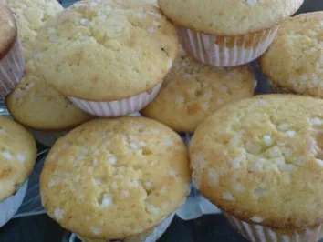 Muffins mit leckerer Pflaumenmuß-Füllung und einer Zuckerhaube - Rezept - Bild Nr. 6