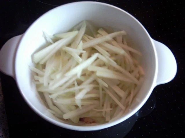 Rezept: Fleischklöschen im Kohlrabibett Bild Nr. 2 Fleischklöschen im Kohlrabibett - Rezept - Bild Nr. 2