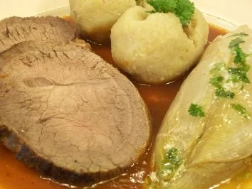 Rezept: Sauerbraten von der deutschen Färse Sauerbraten von der deutschen Färse - Rezept