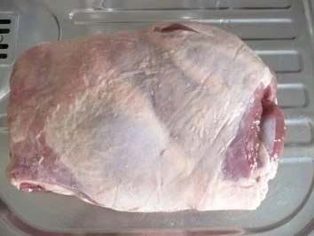 Rezept: Lammkeule mit Kräuterkruste Bild Nr. 2 Lammkeule mit Kräuterkruste - Rezept - Bild Nr. 2