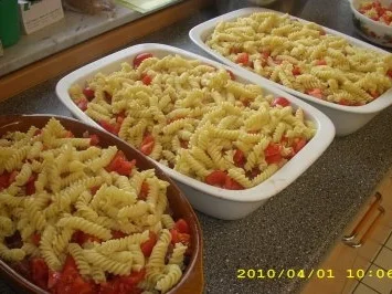 Nudelauflauf mit Salami und frischen Tomaten - Rezept - Bild Nr. 3