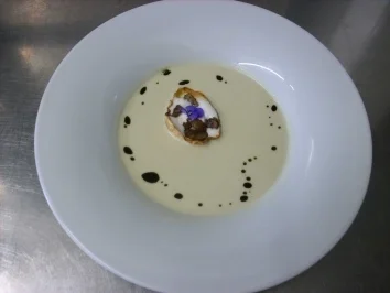 Rezept: Artischockensuppe mit Maronen Artischockensuppe mit Maronen - Rezept