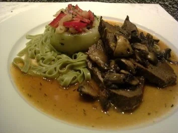 Geschmorte Rinderbrust mit gefüllten Kohlrabi - Rezept