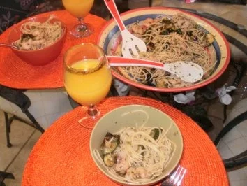 Rezept: Spaghetti mit grilled Shrimps, Zucchini, und Salsa Verde Sosse Spaghetti mit grilled Shrimps, Zucchini, und Salsa Verde Sosse - Rezept