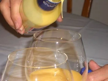 Rezept: Getränke : Eierlikör ~ Kiss Bild Nr. 2 Getränke : Eierlikör ~ Kiss - Rezept - Bild Nr. 2