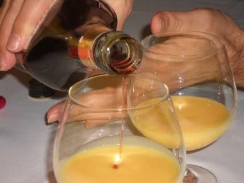 Rezept: Getränke : Eierlikör ~ Kiss Bild Nr. 4 Getränke : Eierlikör ~ Kiss - Rezept - Bild Nr. 4