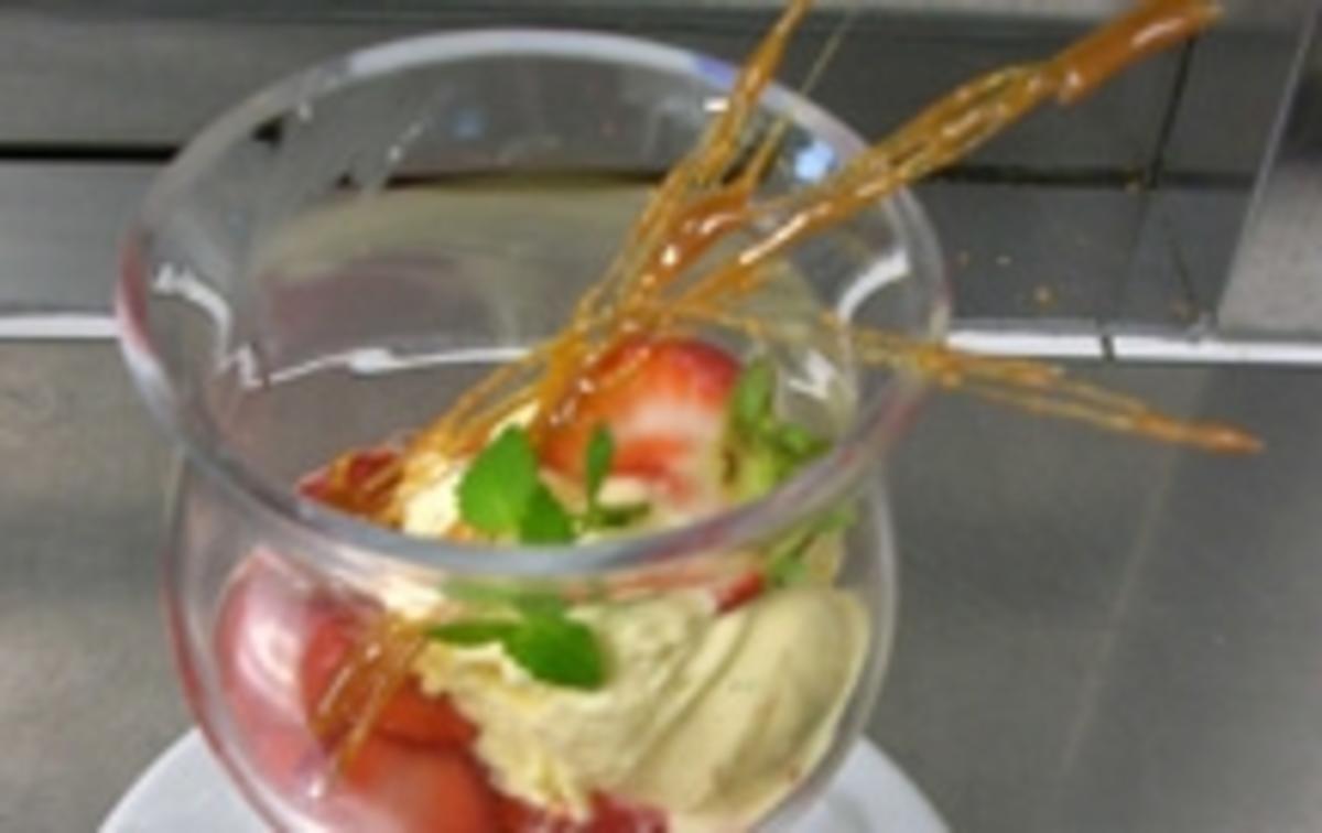 Sanddorneis an Erdbeersalat - Rezept mit Bild - kochbar.de