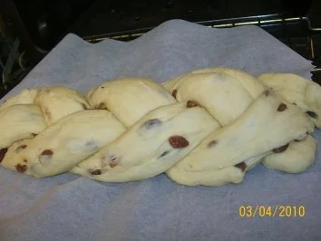 Osterbrot ein kleines Mitbringsel für meine Schwester - Rezept