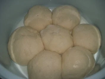 Rezept: Hefeklöße - echt logggger - luftig Hefeklöße - echt logggger - luftig - Rezept