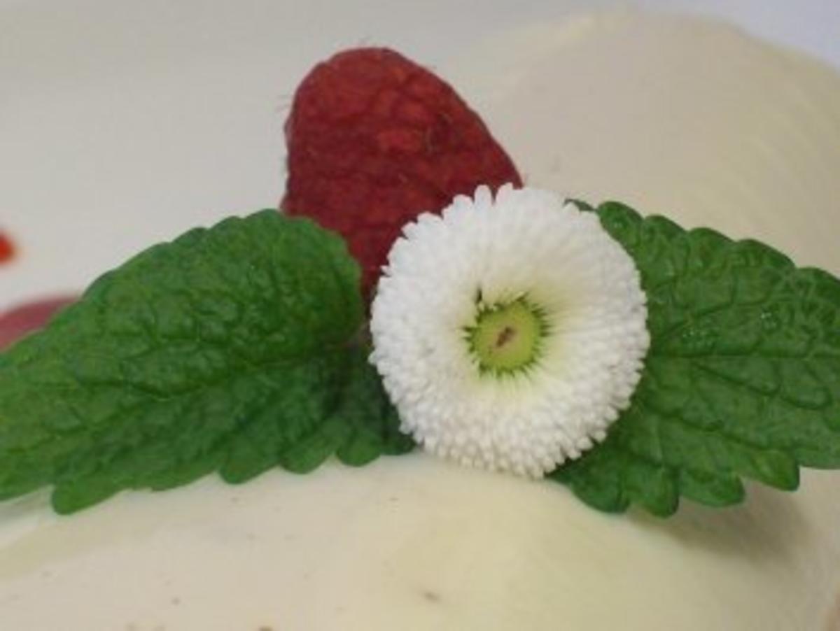 Tonka Panna Cotta mit Himbeercoulis - Rezept - Bild Nr. 7