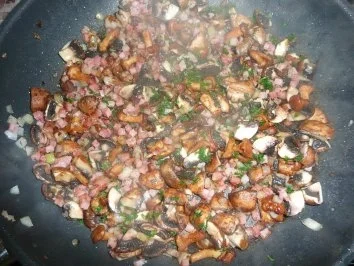 Rezept: Blätterteigschnecken Jäger Art Bild Nr. 2 Blätterteigschnecken Jäger Art - Rezept - Bild Nr. 2