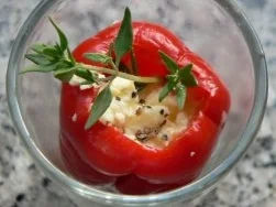 Piperies jemistes me feta - Rezept