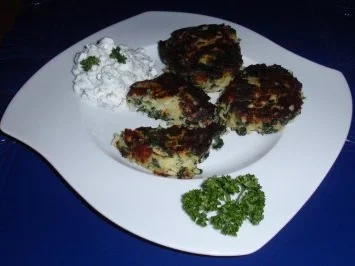 Rezept: Kartoffel-Spinat-Pflanzerl mit Kräuterquark-Dip Bild Nr. 6 Kartoffel-Spinat-Pflanzerl mit Kräuterquark-Dip - Rezept - Bild Nr. 6