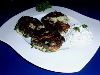 Rezept: Kartoffel-Spinat-Pflanzerl mit Kräuterquark-Dip Bild Nr. 7 Kartoffel-Spinat-Pflanzerl mit Kräuterquark-Dip - Rezept - Bild Nr. 7