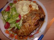 Kohlrouladen mit Kartoffel-Röstzwiebel-Püree und gemischten Salat - Rezept