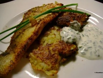 Fisch: Zanderfilet auf Kohlrabipuffer mit Schnittlauchcreme - Rezept