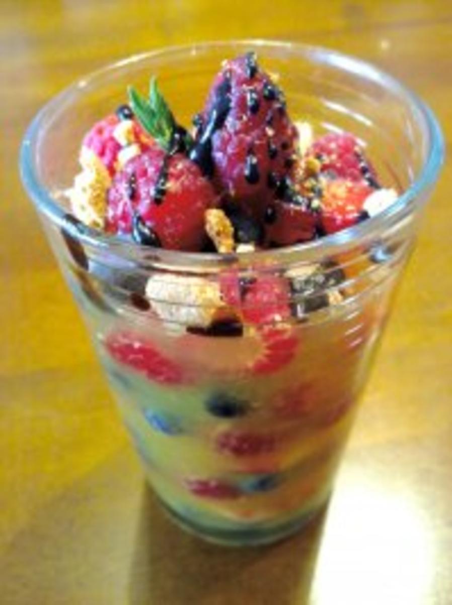 Beeren in Litschi-Gelee - Rezept mit Bild - kochbar.de