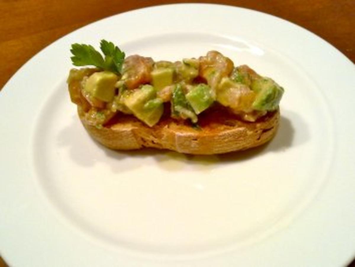 Avocado- Lachs- Tartar auf Ciabatta - Rezept - kochbar.de