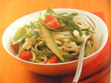 Nudelsalat mit Spargel - Rezept