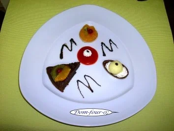 Rezept: Schokotarte, Früchtefour und Schokoladenei...dieses Schokotarte, Früchtefour und Schokoladenei...dieses - Rezept