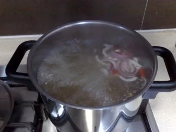 Rezept: Salat mit Meeresfrüchten an Sashimi aus Lachs und Shrimps Bild Nr. 5 Salat mit Meeresfrüchten an Sashimi aus Lachs und Shrimps - Rezept - Bild Nr. 5