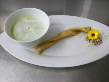 Radieschenblätter-Schaumsuppe - Rezept