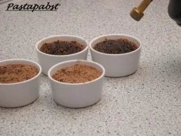 Rezept: Putenleber Creme Brûlée mit Gewürzkruste Bild Nr. 2 Putenleber Creme Brûlée mit Gewürzkruste - Rezept - Bild Nr. 2