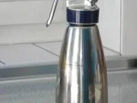 Rezept: Thymian Panna Cotta mit Himbeerespuma Bild Nr. 5 Thymian Panna Cotta mit Himbeerespuma - Rezept - Bild Nr. 5