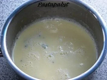 Rezept: Thymian Panna Cotta mit Himbeerespuma Bild Nr. 2 Thymian Panna Cotta mit Himbeerespuma - Rezept - Bild Nr. 2