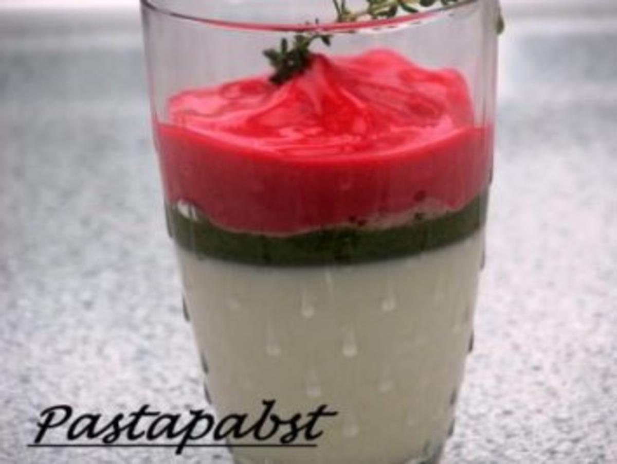 Bilder für Thymian Panna Cotta mit Himbeerespuma - Rezept