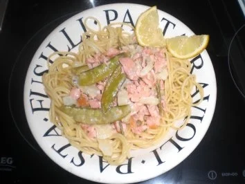 Lachs-Gemüse-Spaghetti in ZItronensoße - Rezept