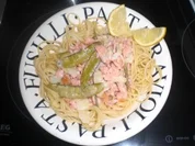 Lachs-Gemüse-Spaghetti in ZItronensoße - Rezept