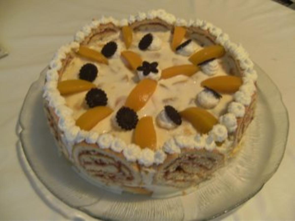 TORTE - Pfirsich-Quark-Biskuitrollen-Torte - Rezept - kochbar.de