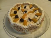 TORTE - Pfirsich-Quark-Biskuitrollen-Torte - Rezept