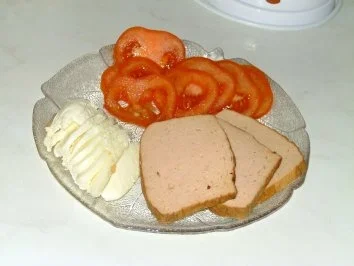 Rezept: Gefüllter Fleischkäse - Abendessen in 10 minuten Bild Nr. 2 Gefüllter Fleischkäse - Abendessen in 10 minuten - Rezept - Bild Nr. 2