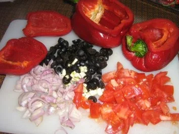 Rezept: Gefüllte Paprika mit Saghettini und Oliven Bild Nr. 3 Gefüllte Paprika mit Saghettini und Oliven - Rezept - Bild Nr. 3