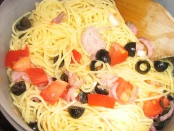 Rezept: Gefüllte Paprika mit Saghettini und Oliven Bild Nr. 4 Gefüllte Paprika mit Saghettini und Oliven - Rezept - Bild Nr. 4