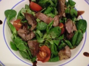 Rezept: Feldsalat mit Lamm Feldsalat mit Lamm - Rezept