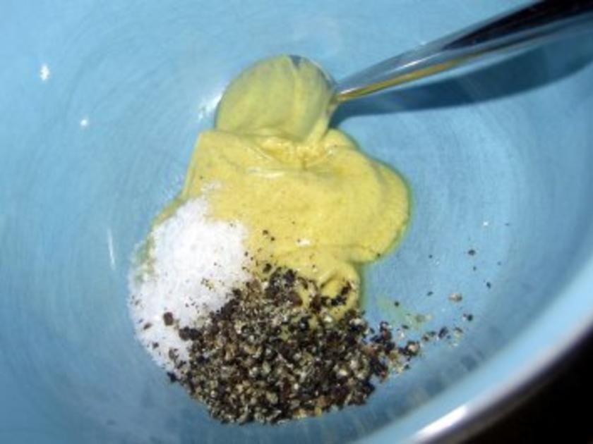 Salatdressing Grundrezept - einfach - 620 kcal/100g Salatdressing Grundrezept - einfach - 620 kcal/100g