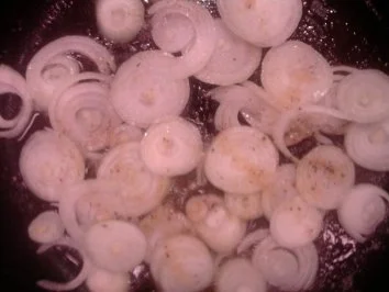 Fleischkäse in Zwiebel-Bier-Sosse - Rezept - Bild Nr. 5