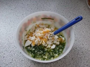 Rezept: Grüner Spargel auf Feldsalat mit Bärlauch-Eier Dressing Bild Nr. 5 Grüner Spargel auf Feldsalat mit Bärlauch-Eier Dressing - Rezept - Bild Nr. 5