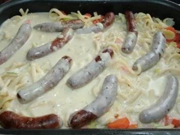 Spaetzle und Roestbratwuerstchen treffen sich zu einem Auflauf - Rezept - Bild Nr. 4