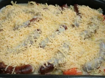 Spaetzle und Roestbratwuerstchen treffen sich zu einem Auflauf - Rezept - Bild Nr. 5